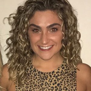 Meet your Posher, Daniela